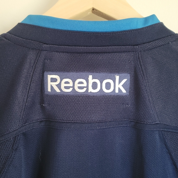 SOLD - Winnipeg Jets Hockey Jersey NHL - Picture 7 of 7